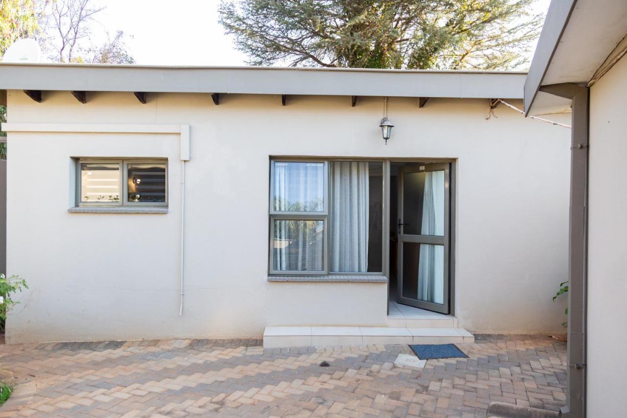Glen Maine Guest House Pretoria-Noord Exterior foto